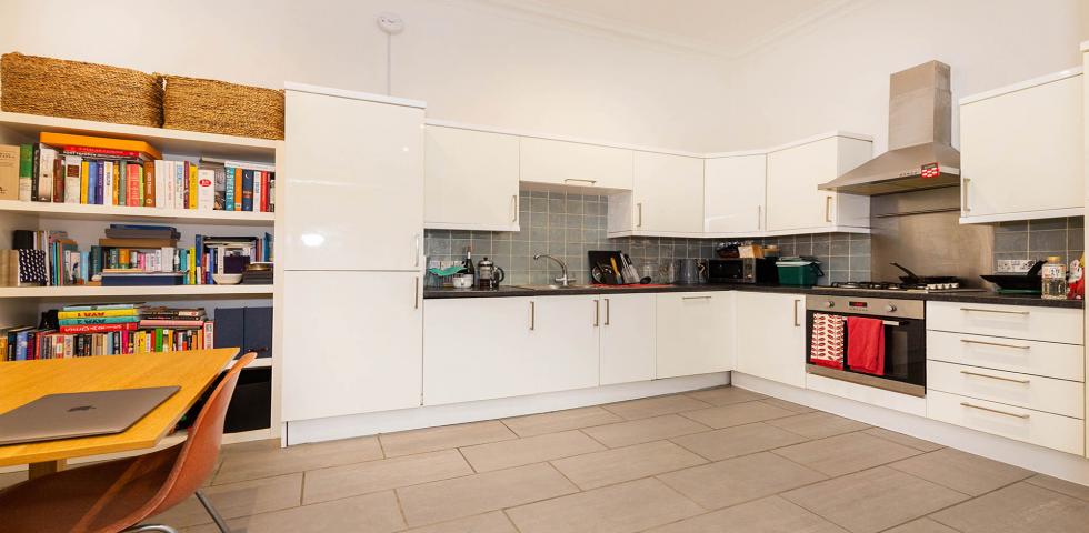 Modern Garden Apartment with Private Study Canfield Gardens, South Hampstead